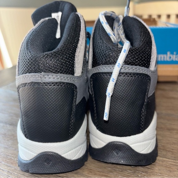 Columbia Charcoal and Black Outdoor Boots new - Picture 10 of 12